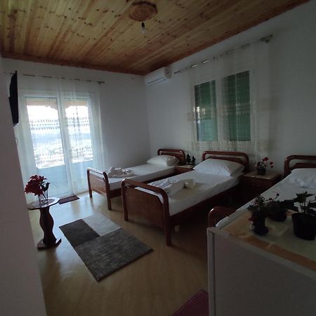 Dino Guest House Gjirokaster Exterior photo