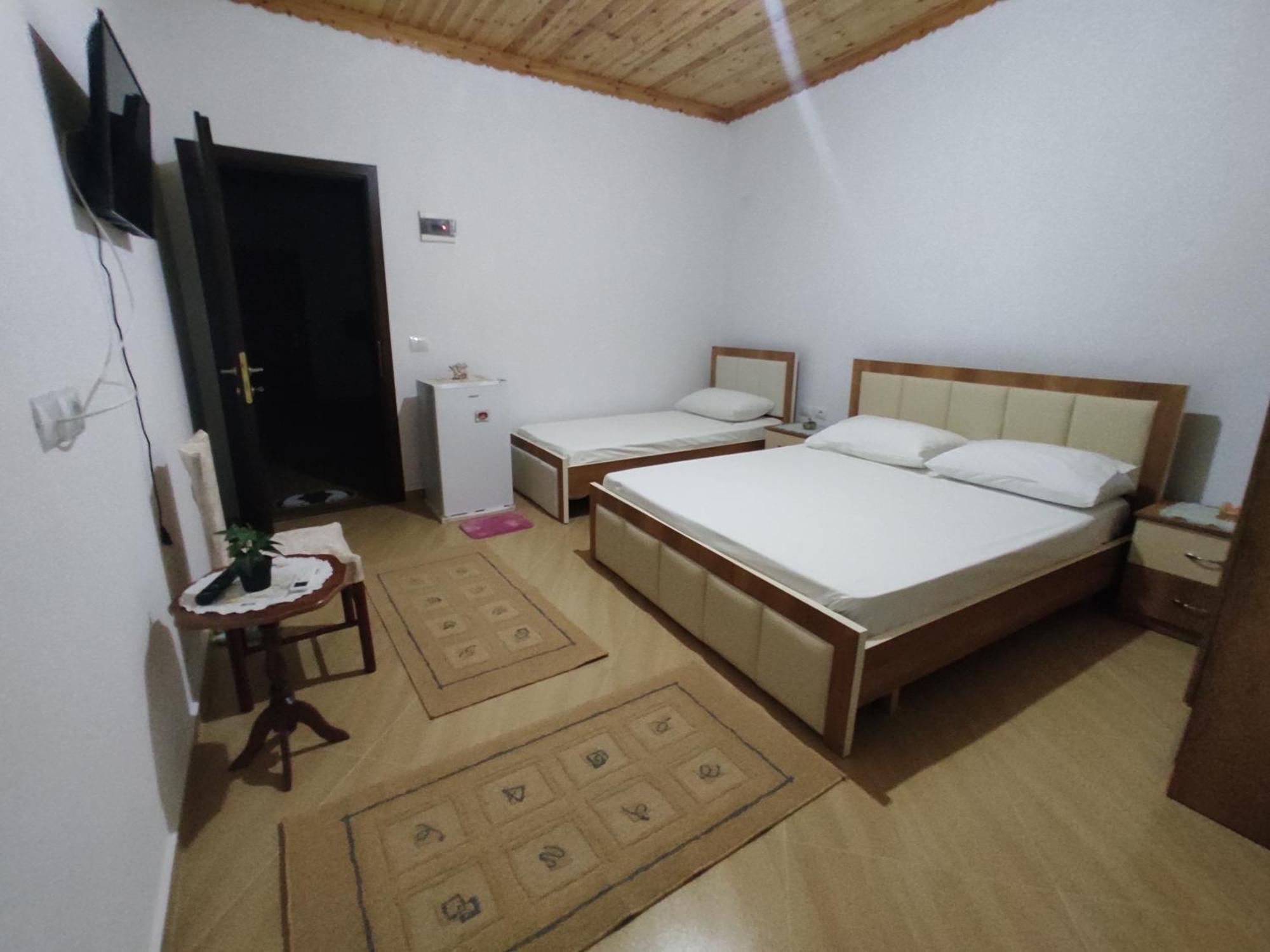 Dino Guest House Gjirokaster Exterior photo